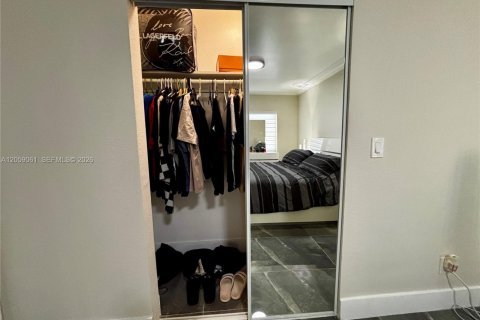 Villa ou maison à louer à Miami, Floride: 2 chambres, 302.77 m2 № 2169320 - photo 22