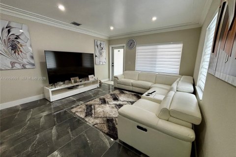 Villa ou maison à louer à Miami, Floride: 2 chambres, 302.77 m2 № 2169320 - photo 12