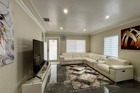 Villa ou maison à louer à Miami, Floride: 2 chambres, 302.77 m2 № 2169320 - photo 13