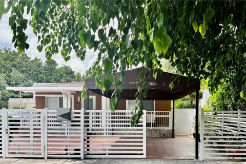 Villa ou maison à Miami, Floride 2 chambres, 302.77 m2 № 2169320