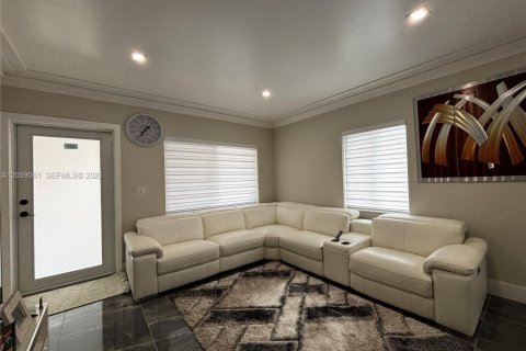 Villa ou maison à louer à Miami, Floride: 2 chambres, 302.77 m2 № 2169320 - photo 11
