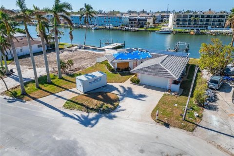 Villa ou maison à vendre à Treasure Island, Floride: 2 chambres, 173.45 m2 № 1436633 - photo 25