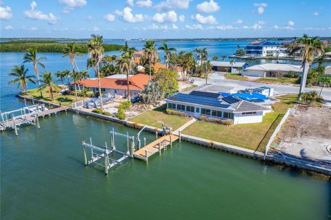 Villa ou maison à vendre à Treasure Island, Floride: 2 chambres, 173.45 m2 № 1436633 - photo 2