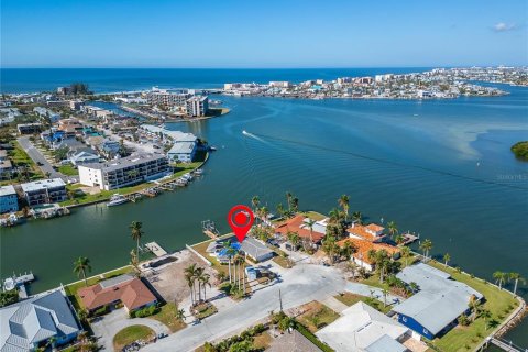 Villa ou maison à vendre à Treasure Island, Floride: 2 chambres, 173.45 m2 № 1436633 - photo 3