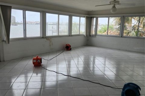 Villa ou maison à vendre à Treasure Island, Floride: 2 chambres, 173.45 m2 № 1436633 - photo 26