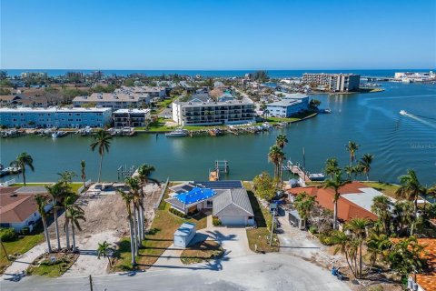 Villa ou maison à vendre à Treasure Island, Floride: 2 chambres, 173.45 m2 № 1436633 - photo 23