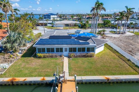Villa ou maison à vendre à Treasure Island, Floride: 2 chambres, 173.45 m2 № 1436633 - photo 19