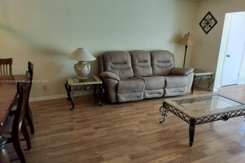 Condo in Delray Beach, Florida, 2 bedrooms  № 1796338 - photo 18