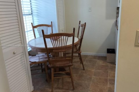 Condo in Delray Beach, Florida, 2 bedrooms  № 1796338 - photo 7