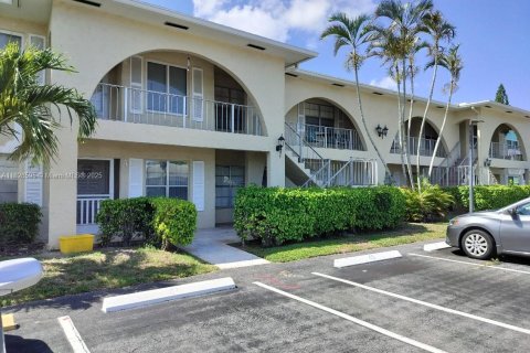 Condo in Delray Beach, Florida, 2 bedrooms  № 1796338 - photo 1