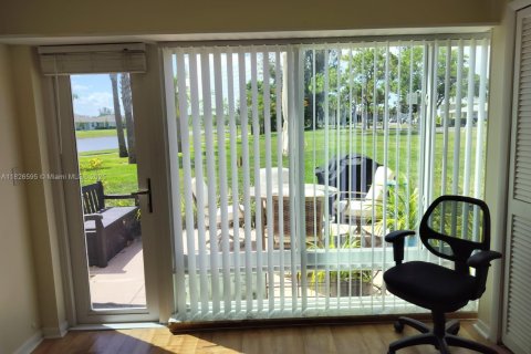 Condo in Delray Beach, Florida, 2 bedrooms  № 1796338 - photo 21
