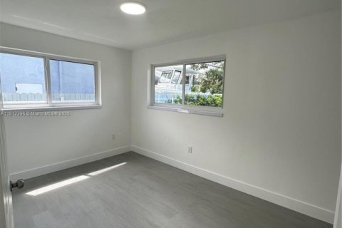 Купить виллу или дом в Лейк-Уорт, Флорида 2 спальни, 77.67м2, № 1969532 - фото 17