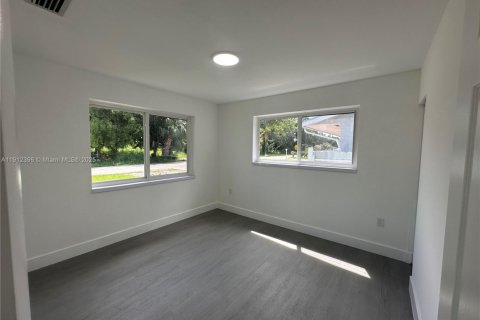 Купить виллу или дом в Лейк-Уорт, Флорида 2 спальни, 77.67м2, № 1969532 - фото 19