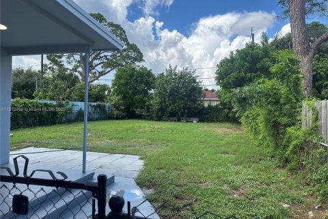 Купить виллу или дом в Лейк-Уорт, Флорида 2 спальни, 77.67м2, № 1969532 - фото 5