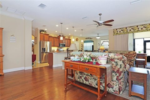 House in Leesburg, Florida 3 bedrooms, 216.18 sq.m. № 1732342 - photo 3