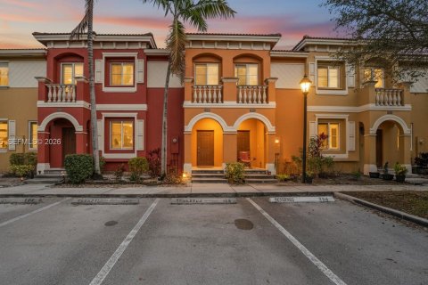 Adosado en alquiler en Miramar, Florida, 3 dormitorios, 153.85 m2 № 2031692 - foto 1