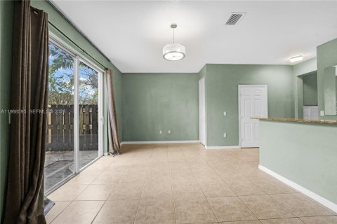 Adosado en alquiler en Miramar, Florida, 3 dormitorios, 153.85 m2 № 2031692 - foto 11
