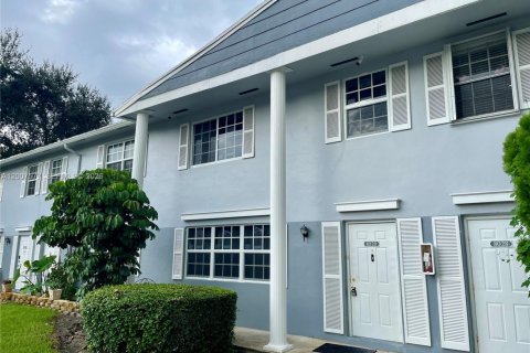 Adosado en Davie, Florida 3 dormitorios, 151.43 m2 № 2077893
