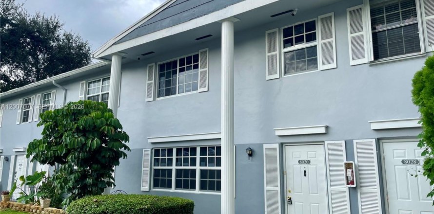 Adosado en Davie, Florida 3 dormitorios, 151.43 m2 № 2077893