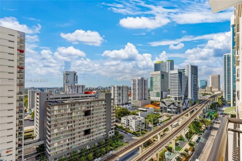 Condo in Miami, Florida, 2 bedrooms  № 1994107 - photo 18