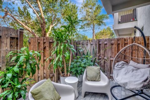 Condo in Doral, Florida, 2 bedrooms  № 1875499 - photo 20
