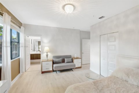 Condo in Doral, Florida, 2 bedrooms  № 1875499 - photo 14