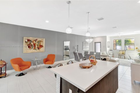 Condo in Doral, Florida, 2 bedrooms  № 1875499 - photo 9