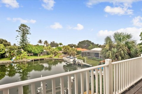 Villa ou maison à vendre à Cocoa Beach, Floride: 4 chambres, 255.67 m2 № 2139075 - photo 22