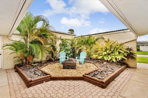Villa ou maison à vendre à Cocoa Beach, Floride: 4 chambres, 255.67 m2 № 2139075 - photo 4