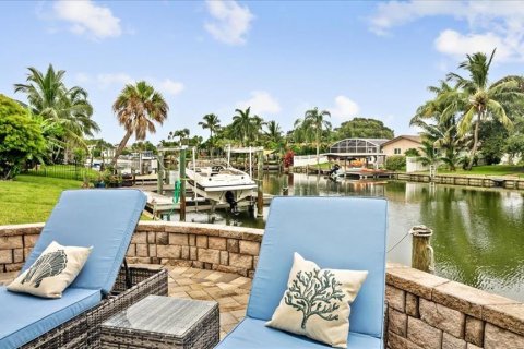 Villa ou maison à Cocoa Beach, Floride 4 chambres, 255.67 m2 № 2139075
