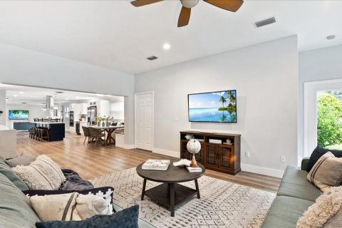 Villa ou maison à vendre à Cocoa Beach, Floride: 4 chambres, 255.67 m2 № 2139075 - photo 10