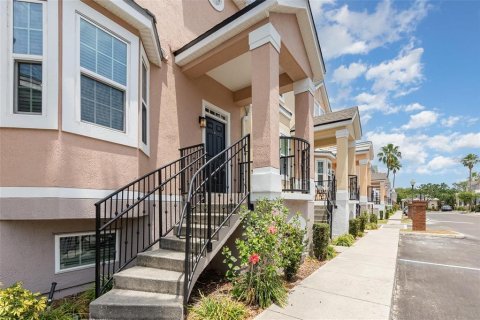Condominio en alquiler en Orlando, Florida, 2 dormitorios, 143.81 m2 № 1913466 - foto 3