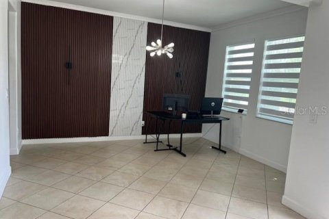 Casa en alquiler en Riverview, Florida, 4 dormitorios, 281.59 m2 № 1900980 - foto 2