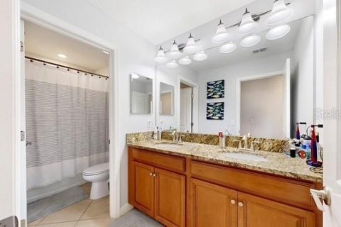 Casa en alquiler en Riverview, Florida, 4 dormitorios, 281.59 m2 № 1900980 - foto 7