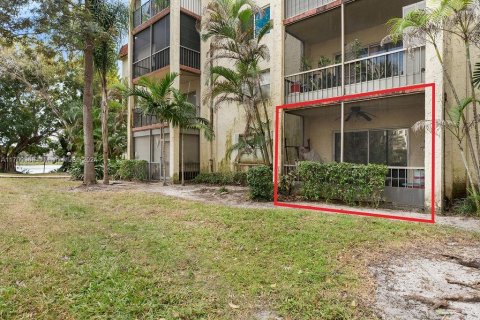 Condo in Lauderhill, Florida, 2 bedrooms  № 1462784 - photo 19