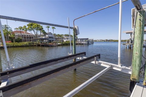 Casa en venta en Palm Harbor, Florida, 5 dormitorios, 278.99 m2 № 1523626 - foto 8