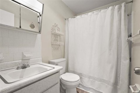 Condo in Bradenton, Florida, 1 bedroom  № 1884059 - photo 21