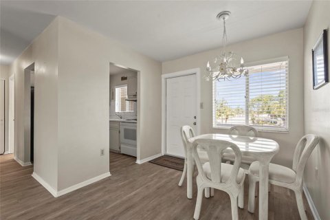 Condo in Bradenton, Florida, 1 bedroom  № 1884059 - photo 3