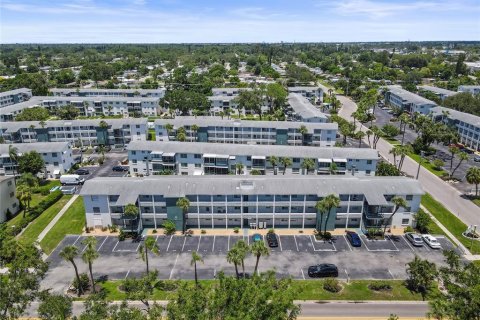 Condo in Bradenton, Florida, 1 bedroom  № 1884059 - photo 28