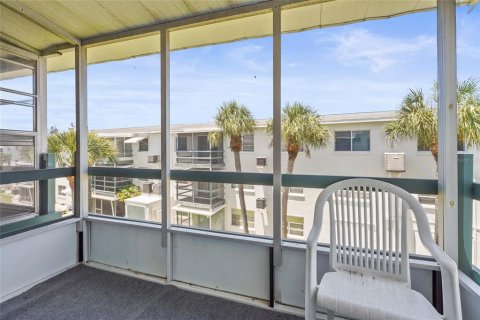 Condo in Bradenton, Florida, 1 bedroom  № 1884059 - photo 22