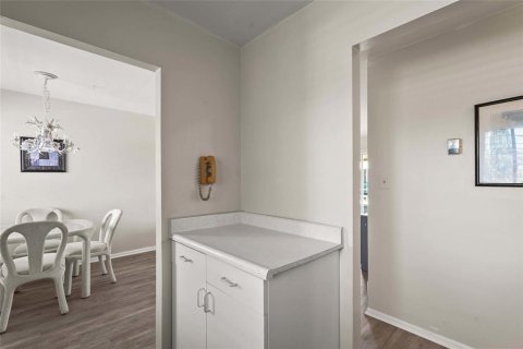 Condo in Bradenton, Florida, 1 bedroom  № 1884059 - photo 17