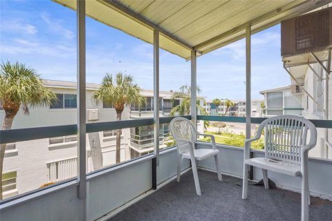 Condo in Bradenton, Florida, 1 bedroom  № 1884059 - photo 6