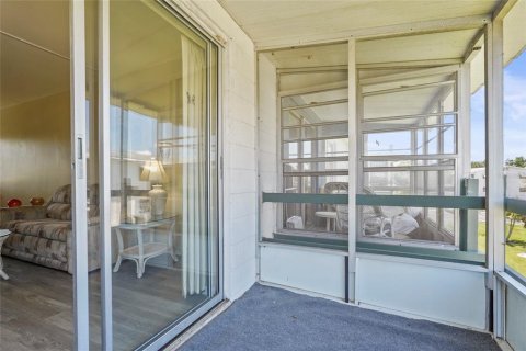 Condo in Bradenton, Florida, 1 bedroom  № 1884059 - photo 23