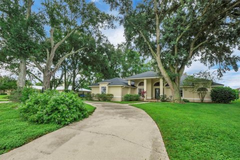 House in Winter Haven, Florida 3 bedrooms, 314.75 sq.m. № 1902743 - photo 4