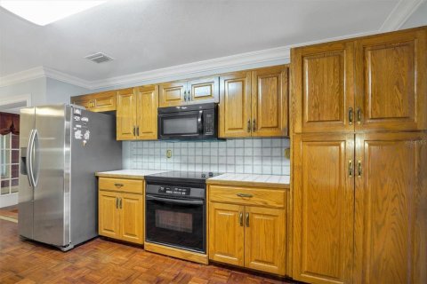 House in Winter Haven, Florida 3 bedrooms, 314.75 sq.m. № 1902743 - photo 21