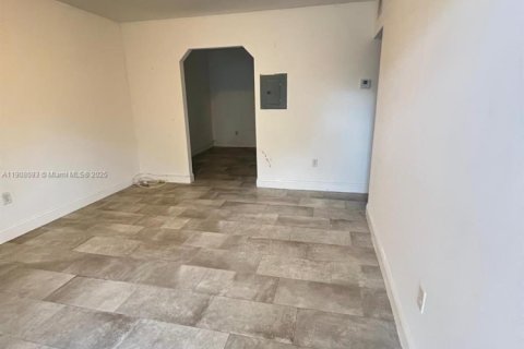 Apartment in Miami, Florida 2 bedrooms, 69.68 sq.m. № 1967765 - photo 9