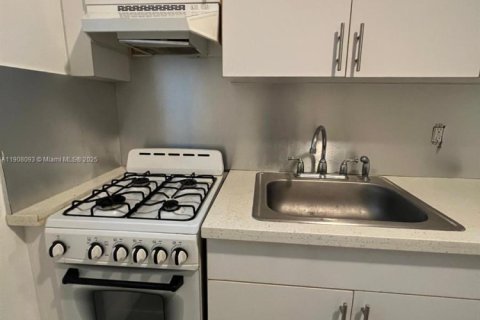 Apartment in Miami, Florida 2 bedrooms, 69.68 sq.m. № 1967765 - photo 3