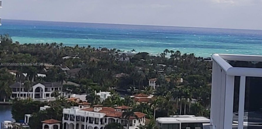 Condo à Aventura, Floride, 2 chambres № 1882224