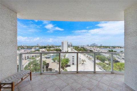 Condo in Fort Lauderdale, Florida, 2 bedrooms  № 2003049 - photo 8