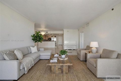 Condo in Fort Lauderdale, Florida, 2 bedrooms  № 2003049 - photo 4